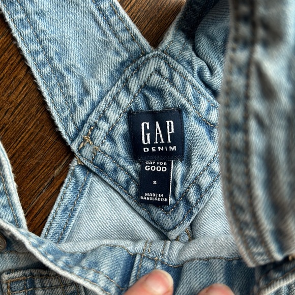 COPY - Gap cropped wide leg overalls - Picture 4 of 7